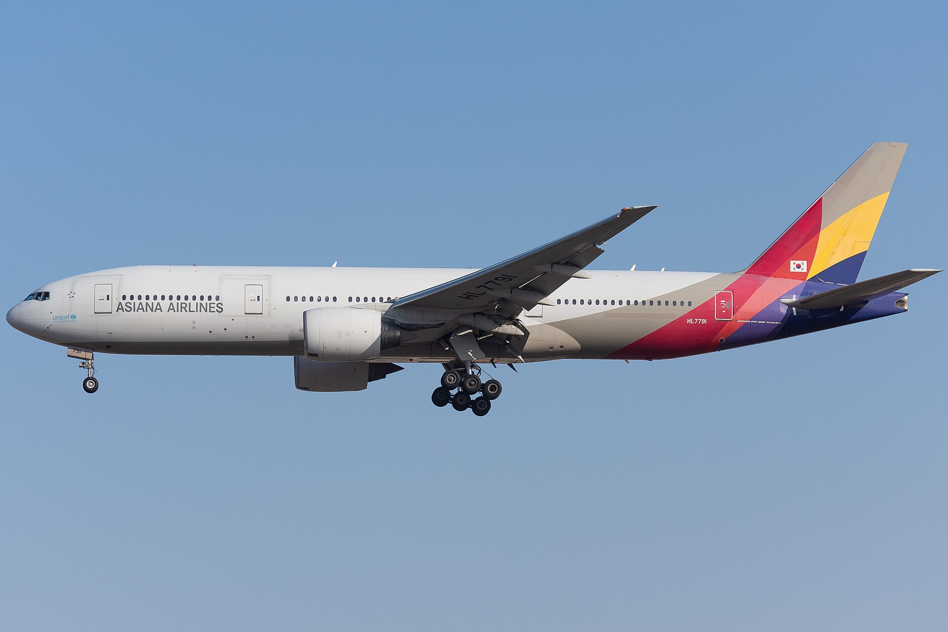 Asiana Airlines aircraft — Wikimedia Commons (Wikipedia summary) photo