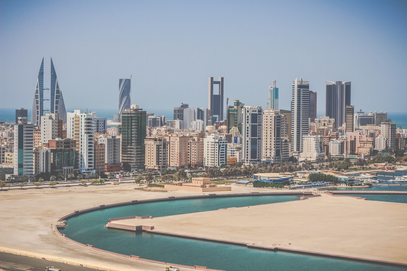 Manama — Wikimedia Commons (Wikipedia summary image) photo